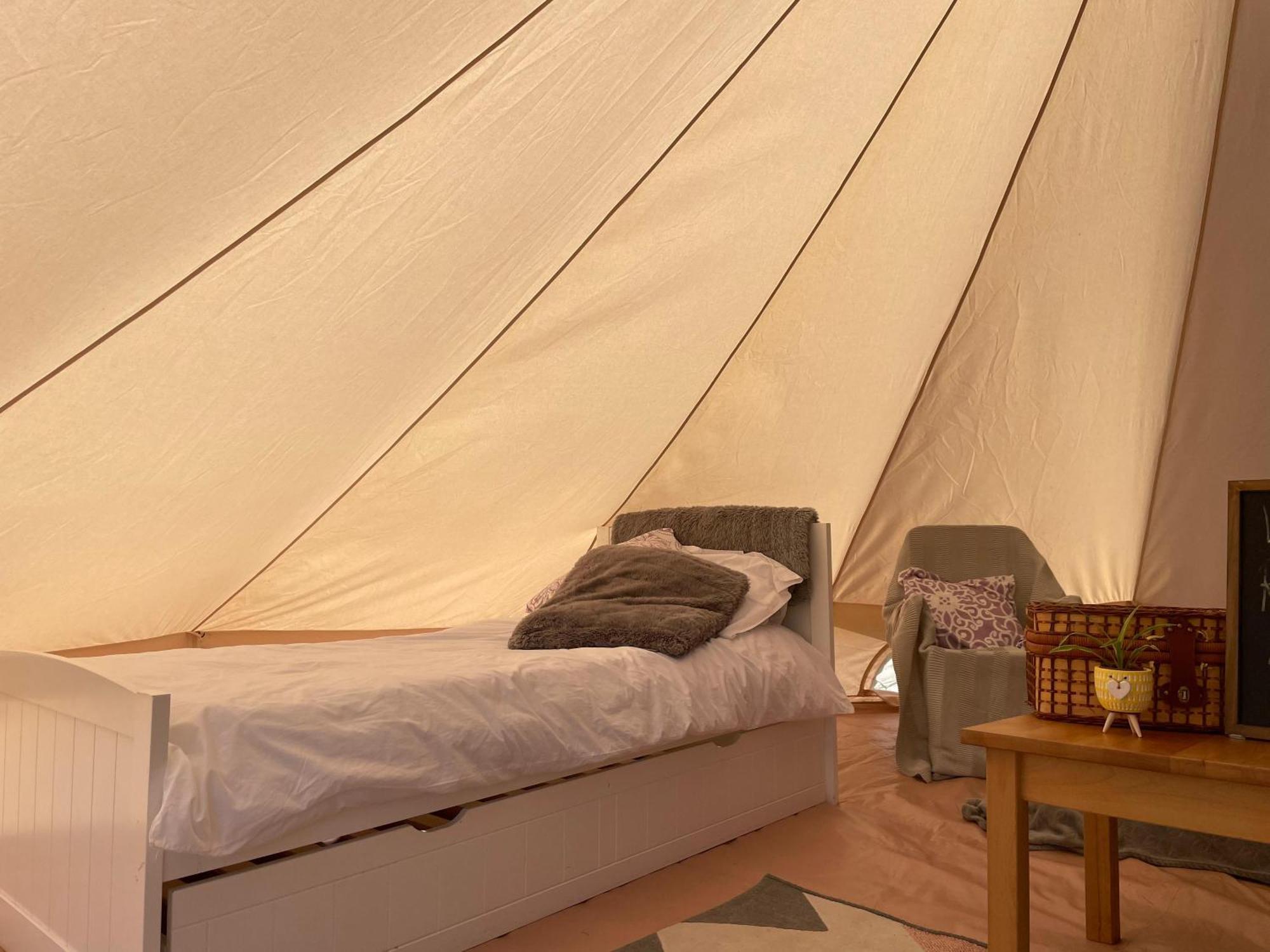 Trevena Cross Glamping & Camping Helston Exteriör bild