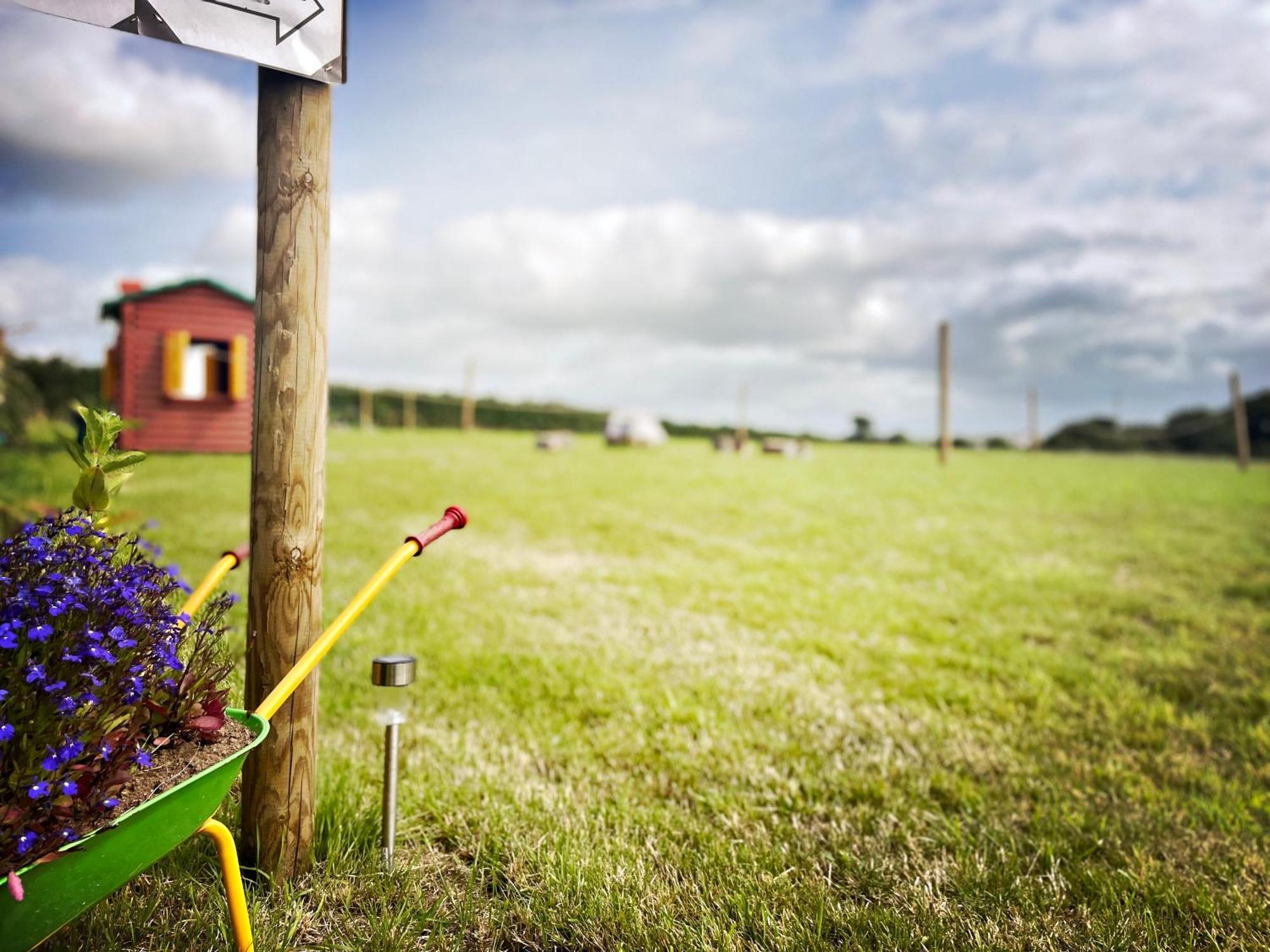 Trevena Cross Glamping & Camping Helston Exteriör bild