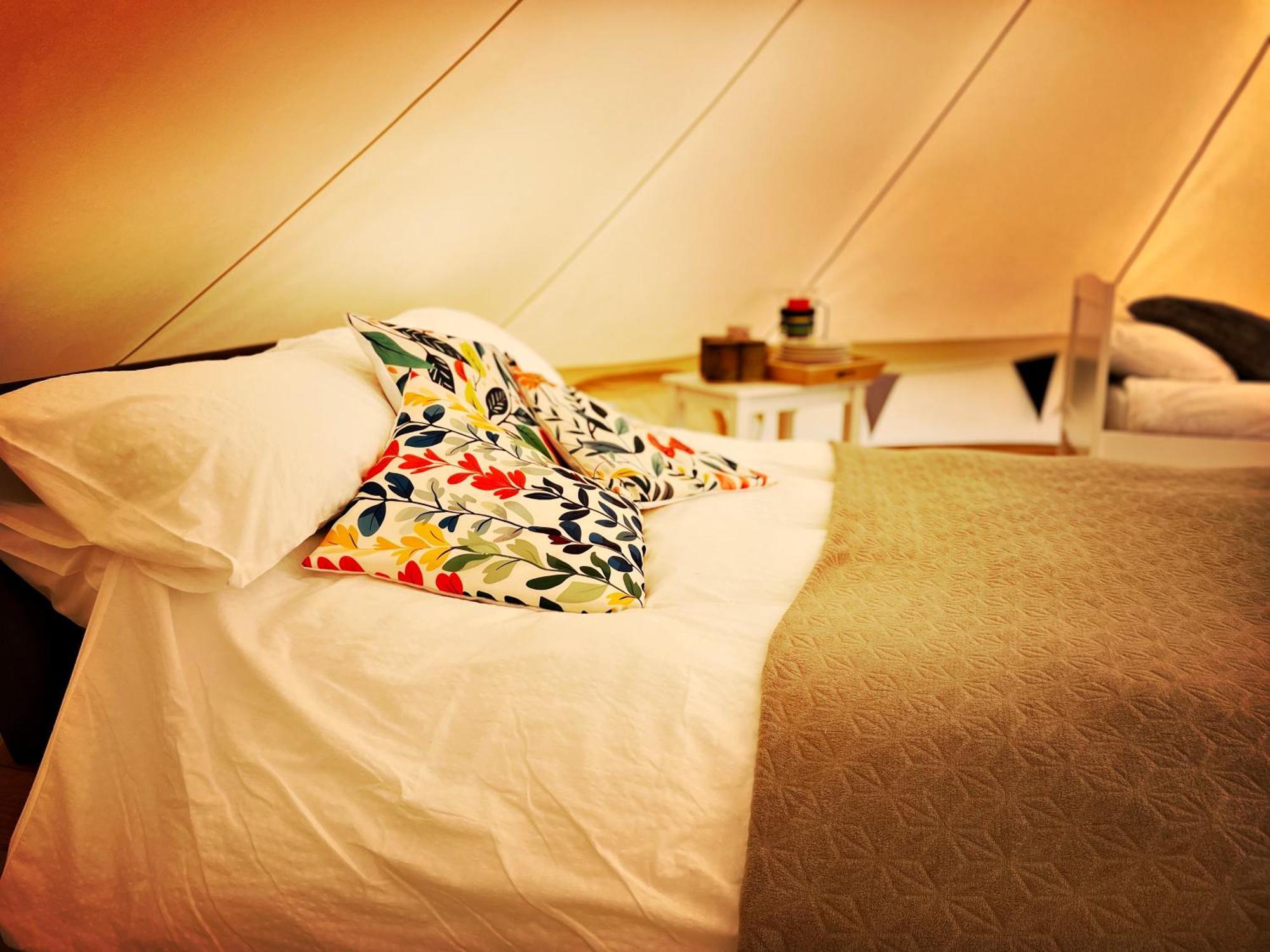 Trevena Cross Glamping & Camping Helston Exteriör bild